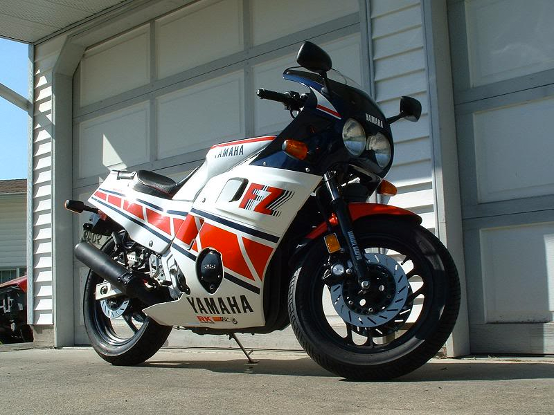 Yamaha FZ600